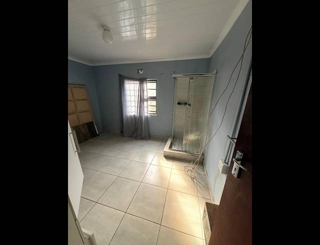 3 BEDROOM HOUSE FOR SALE IN NOMZAMO